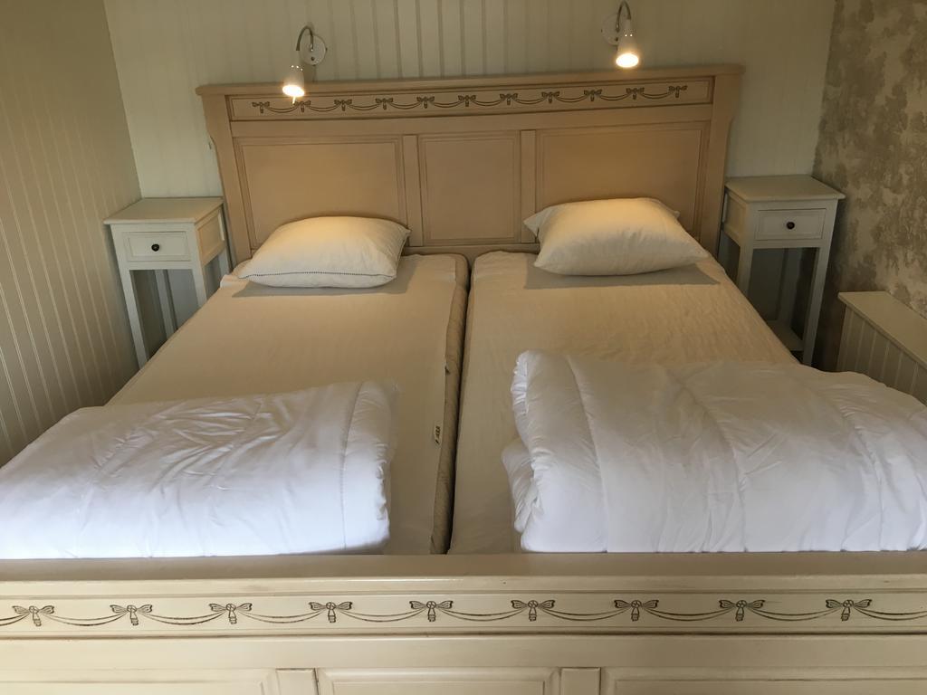 Augustas Bed & Breakfast Раттвик Экстерьер фото